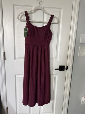 HALARA Sleeveless Midi Dress in Burgundy